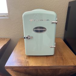 Frigidaire Mini Fridge