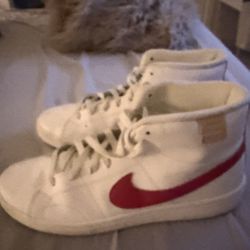 Nike Blazer Mid – Size 11 – White/Pink