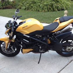 Ducati Street fighter 848