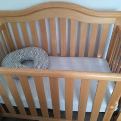 Baby Crib With Mattress 