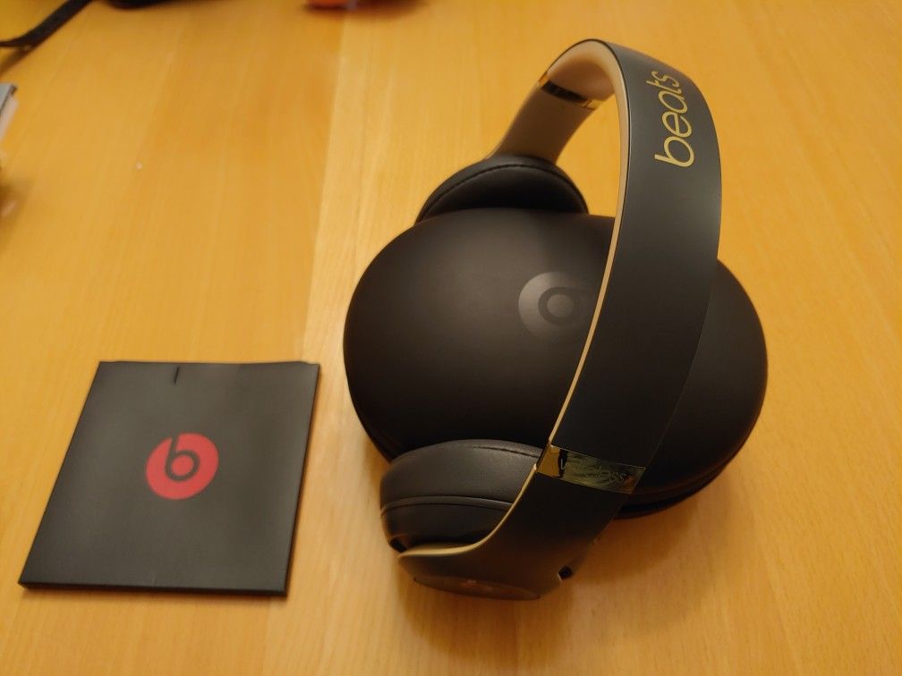 beats by Dr. Dre Studio Wireless noise cancelling headphones