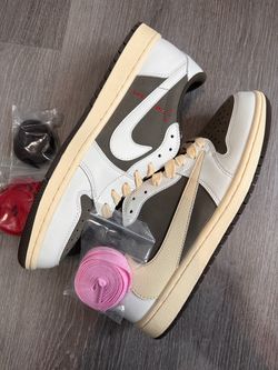Travis Scott x Air Jordan 1 Low “Medium Olive”