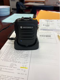 Motorola wireless radio with charger