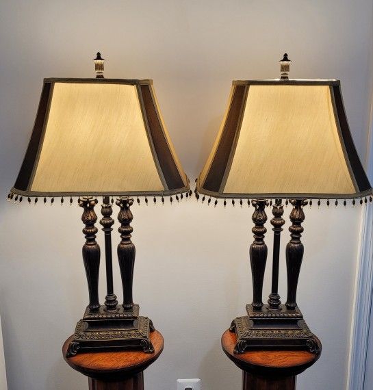 2 Lightly Used Pillar Lamp wih Spindled Base