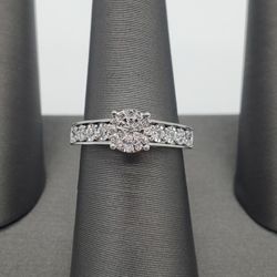 10kt White Gold Ladies Diamond Ring