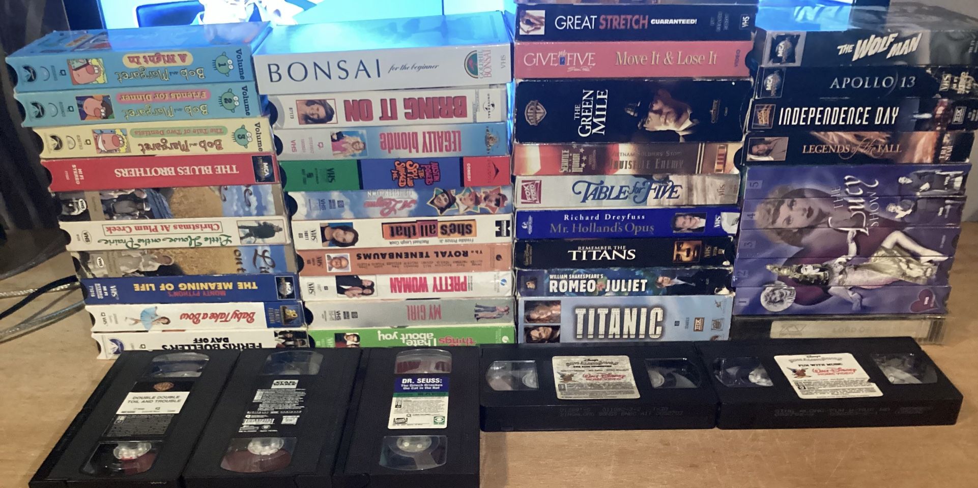 Kids,animation,Drama,comedy and other genres movie lot of 44 VHS Tapes UNTESTED
