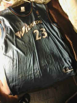 Throw back Michael Jordan jersey