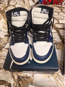 Jordan 1s midnight navy 8.5