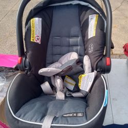 Baby Car Seat And Carrier  And Base 