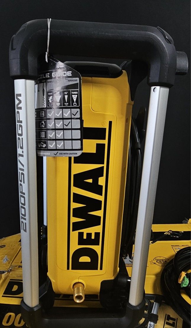2100 PSI 1.2 GPM 13 Amp Cold Water Electric Pressure Washer with Internal Equipment Storage
by

DEWALT
