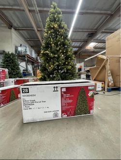 Home Accents 9ft Willow Creek Spruce Led Pre-lit Tree