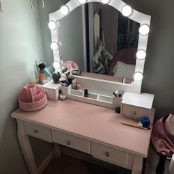 Make Up Vanity w/stool