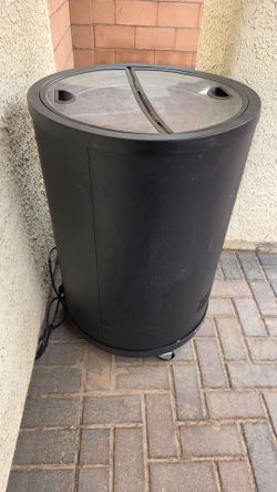 Black Barrel Beverage Cooler with Plastic Lid