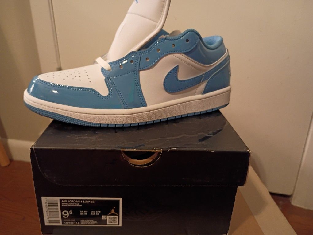 Jordan 1 LOW BRAND NEW IN THE BOX