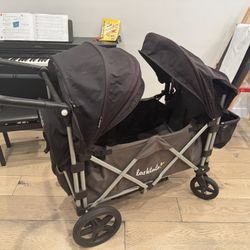 The wagon can be converted into a bed to make the children more comfortable.