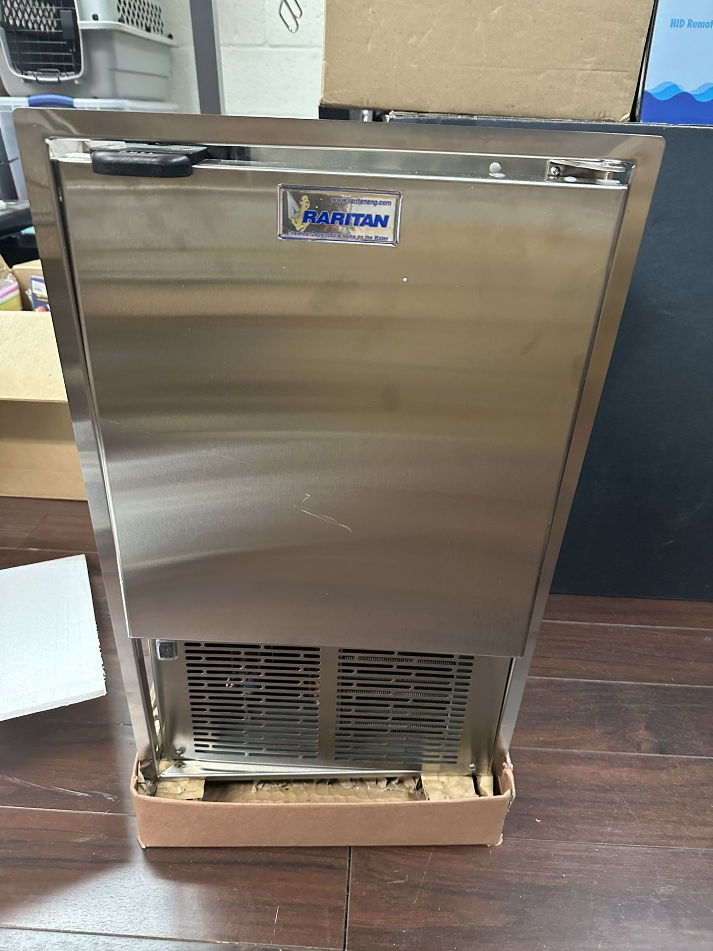 Boat Raritan Ice Maker 