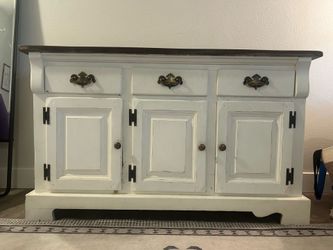 Sideboard/ cabinet/ tv stand