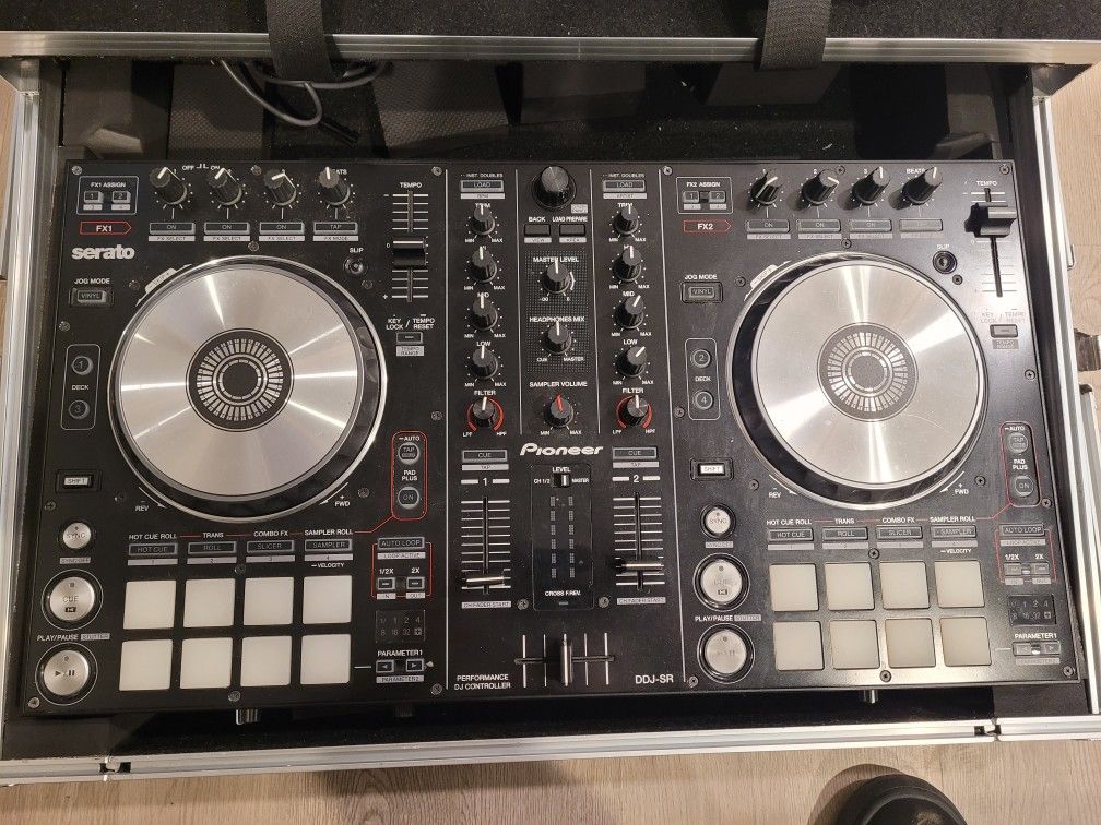 Pioneer DJ Mixer DDJSR and Case