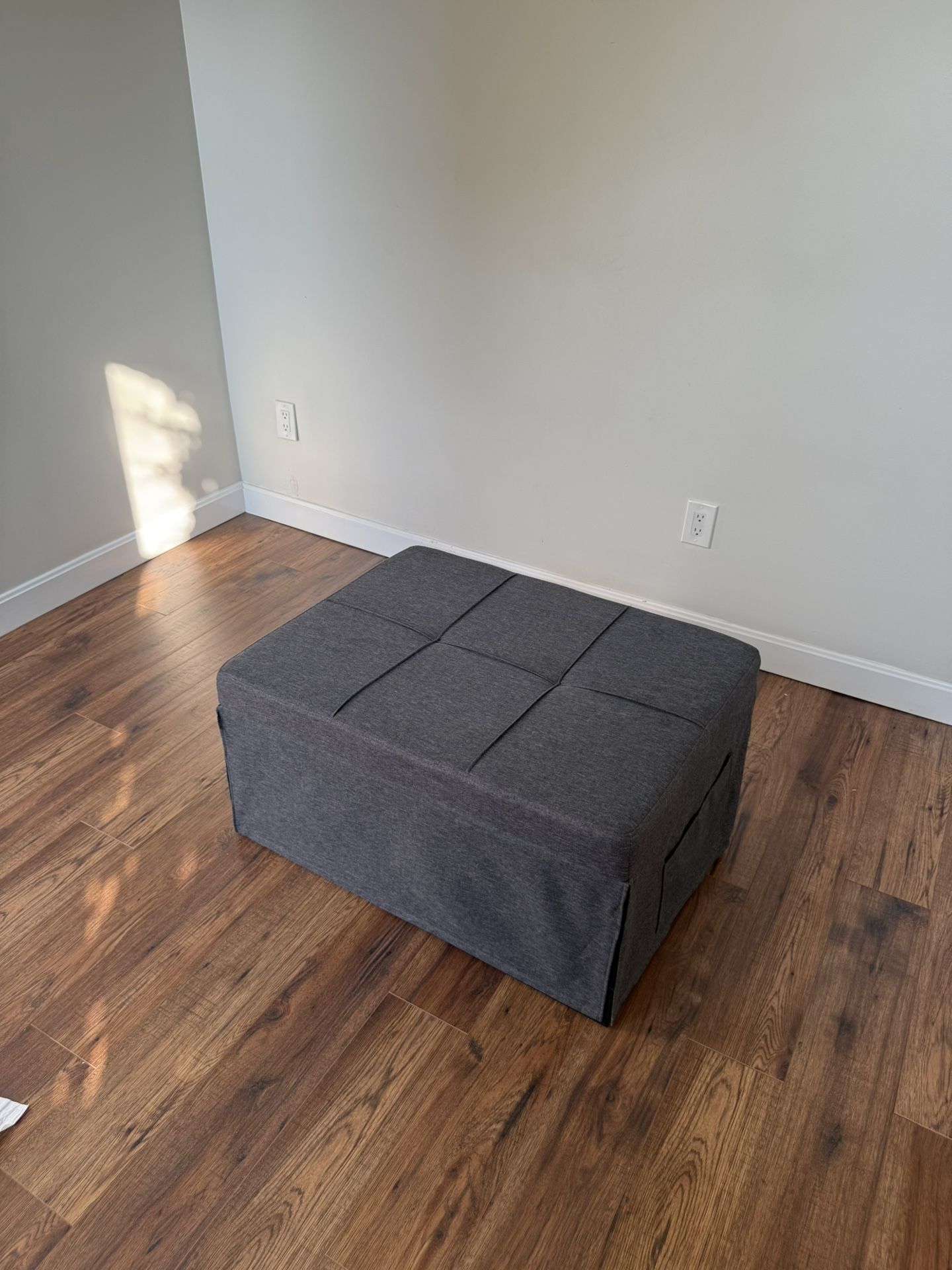 FREE Ottoman/ Chaise Bed