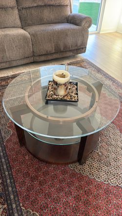 Living room table very clean