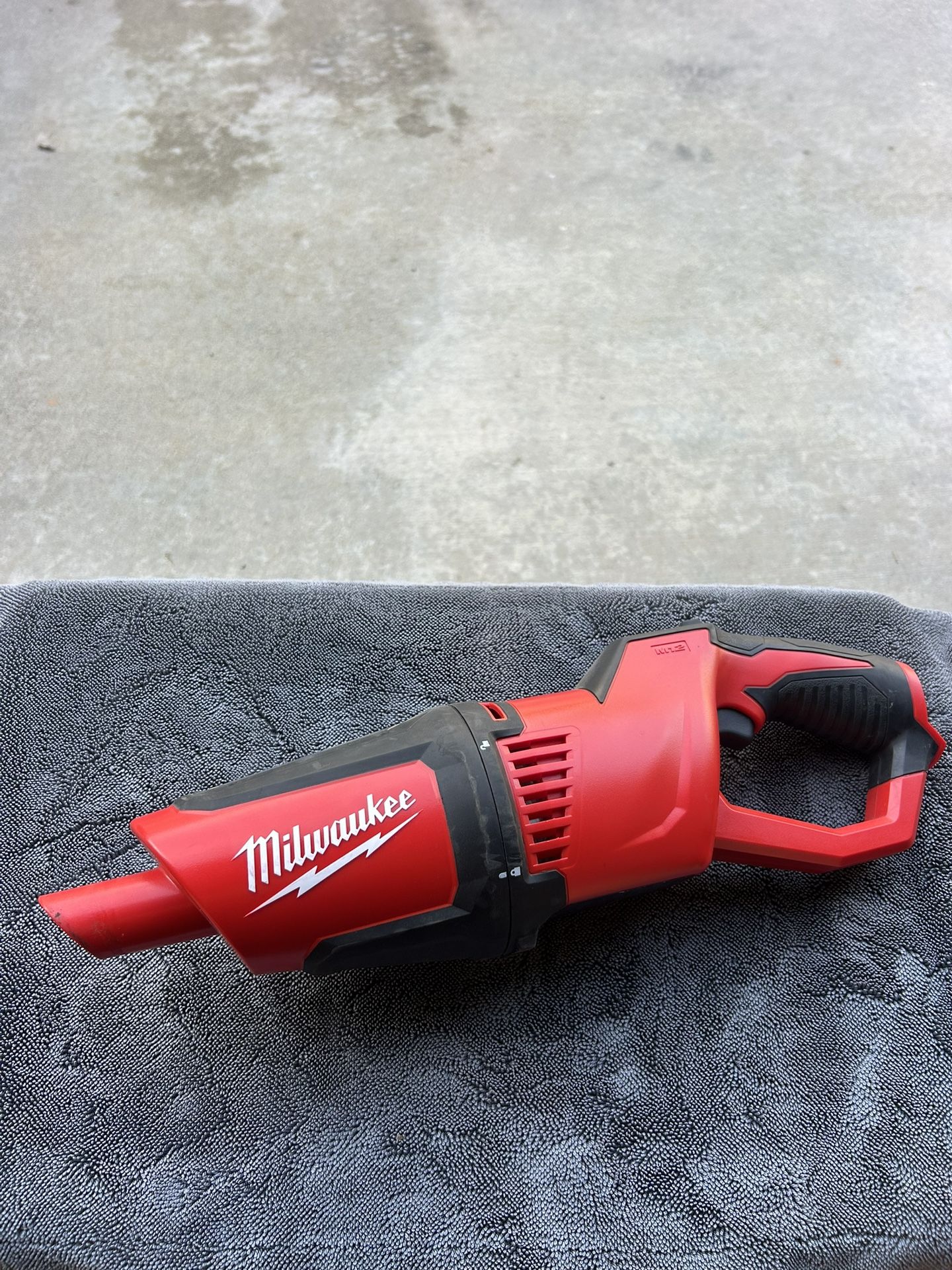 Milwaukee Mini Vacuum