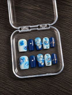 Press on Nails - Sizes M,L - CASH ONLY - 75th Ave and Peoria