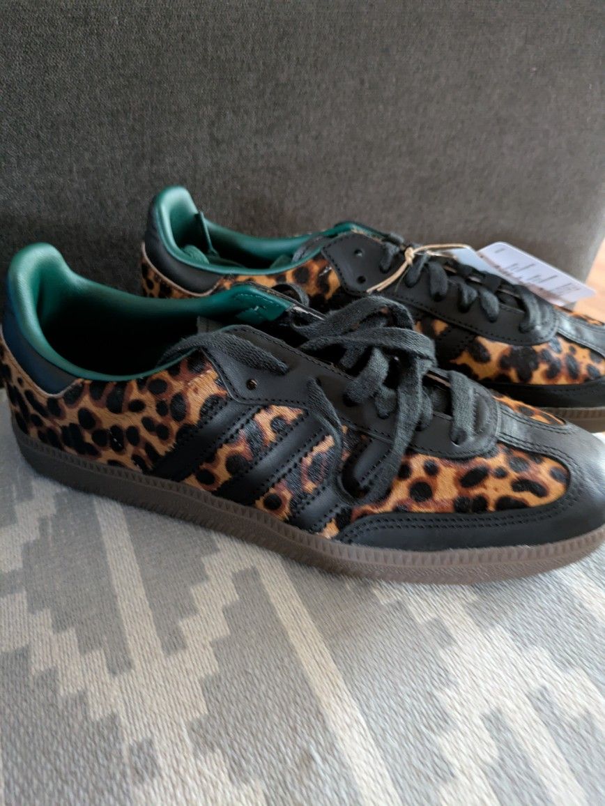 Women's Adidas Sambas Size 8.5
