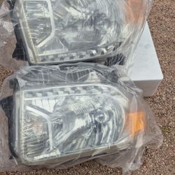 Toyota Tundra Headlights 2015