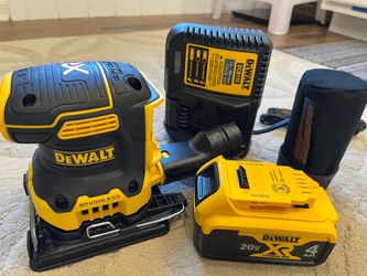 DEWALT 20V MAX XR Brushless 1/4-Sheet Variable Speed Sander (DCW200)