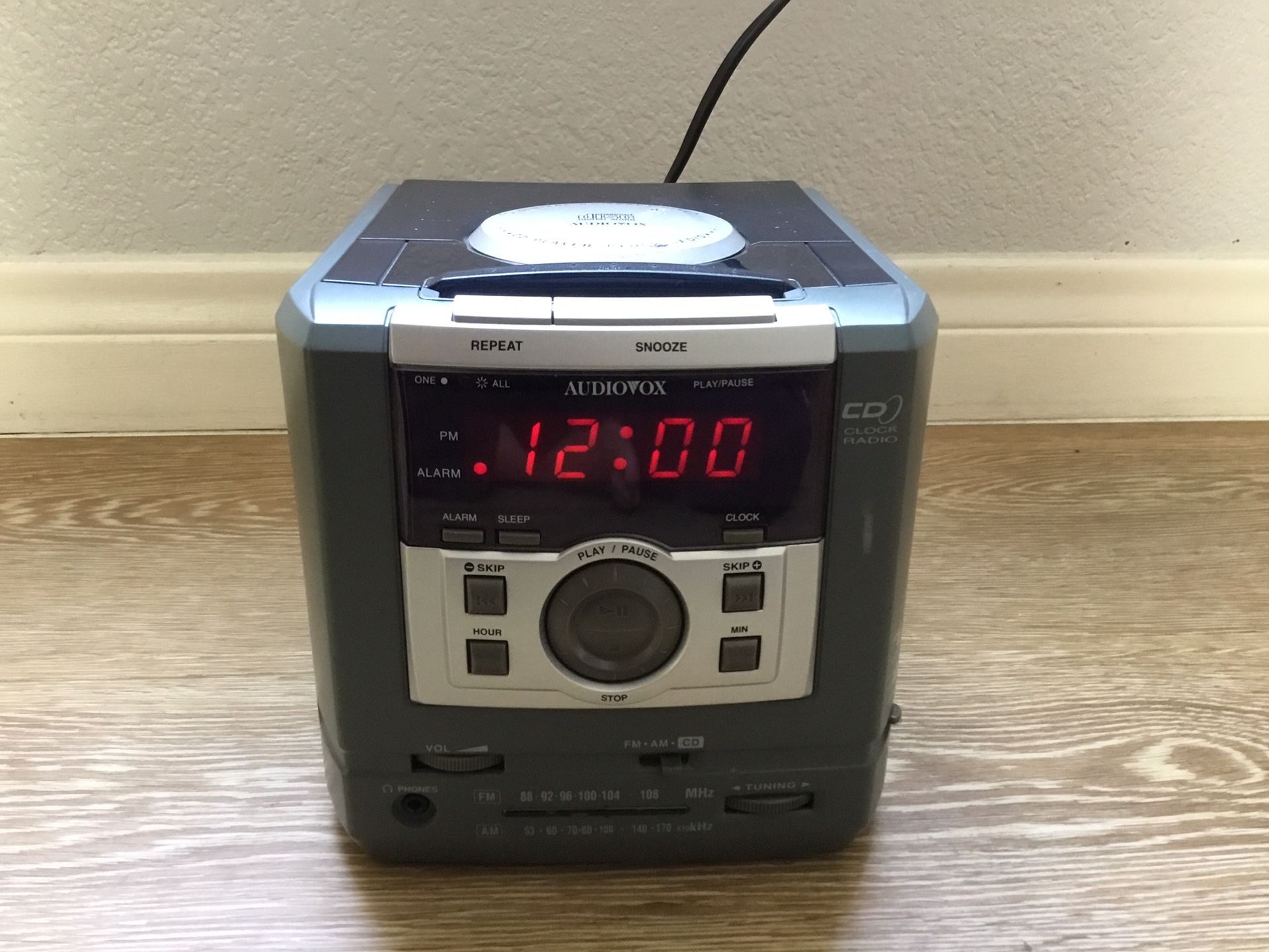 Audiovox CD Player Clock Radio Model CD1162 Vintage
