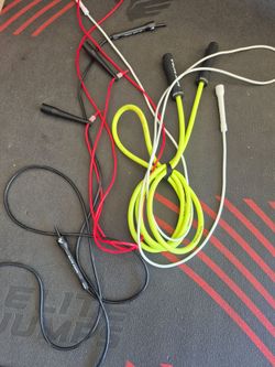 Elite jumpropes x 4