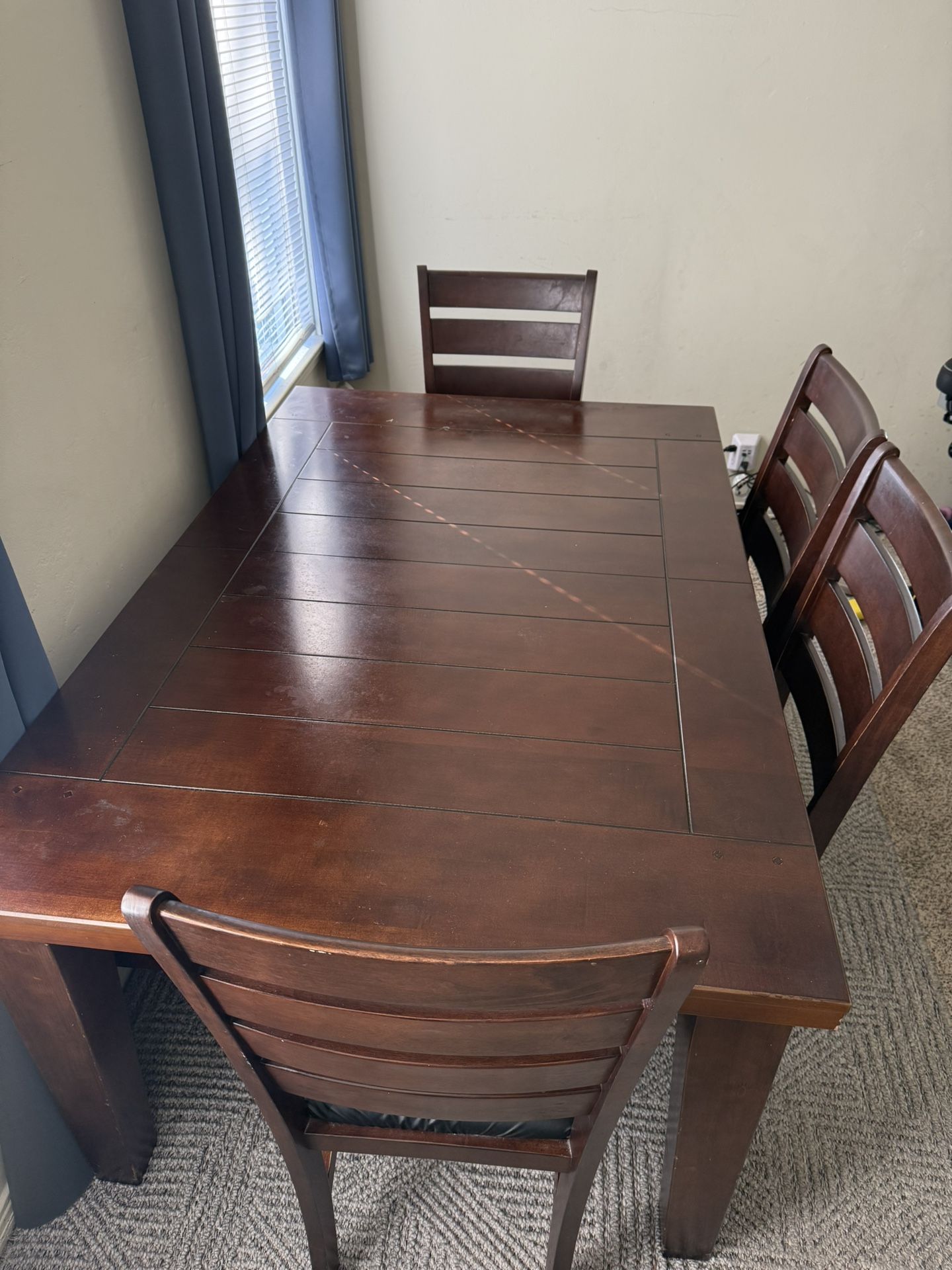 Dining room Table