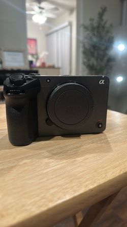 Sony FX30 Cinema Camera (Read Description)