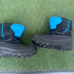 Snow Boots Size 5