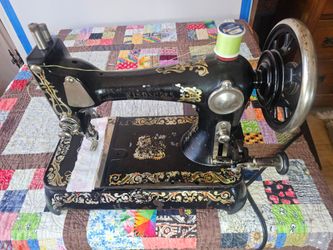 Reconditioned & Sewing Antique Iron Base Sewing Machine