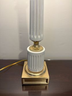 Porcelain tall column lamp