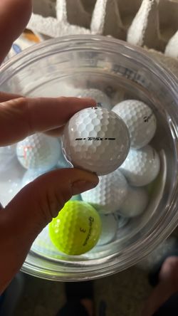 24 Taylormade TP5 / TP5X