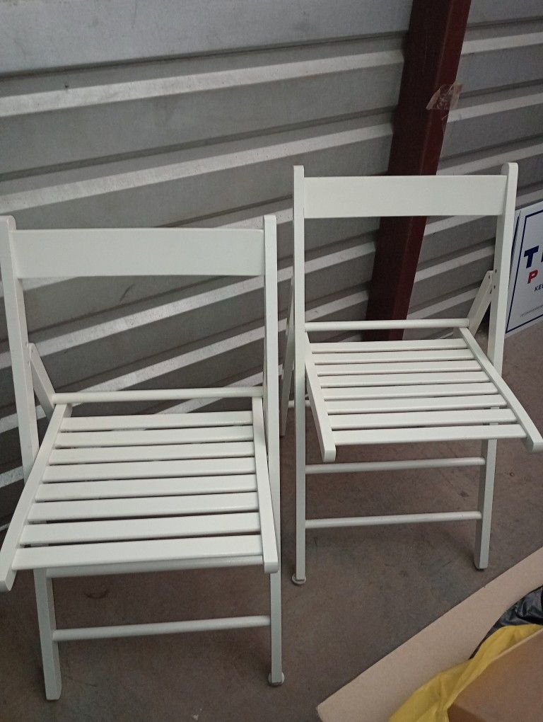 2 White Folding Wedding Chairs