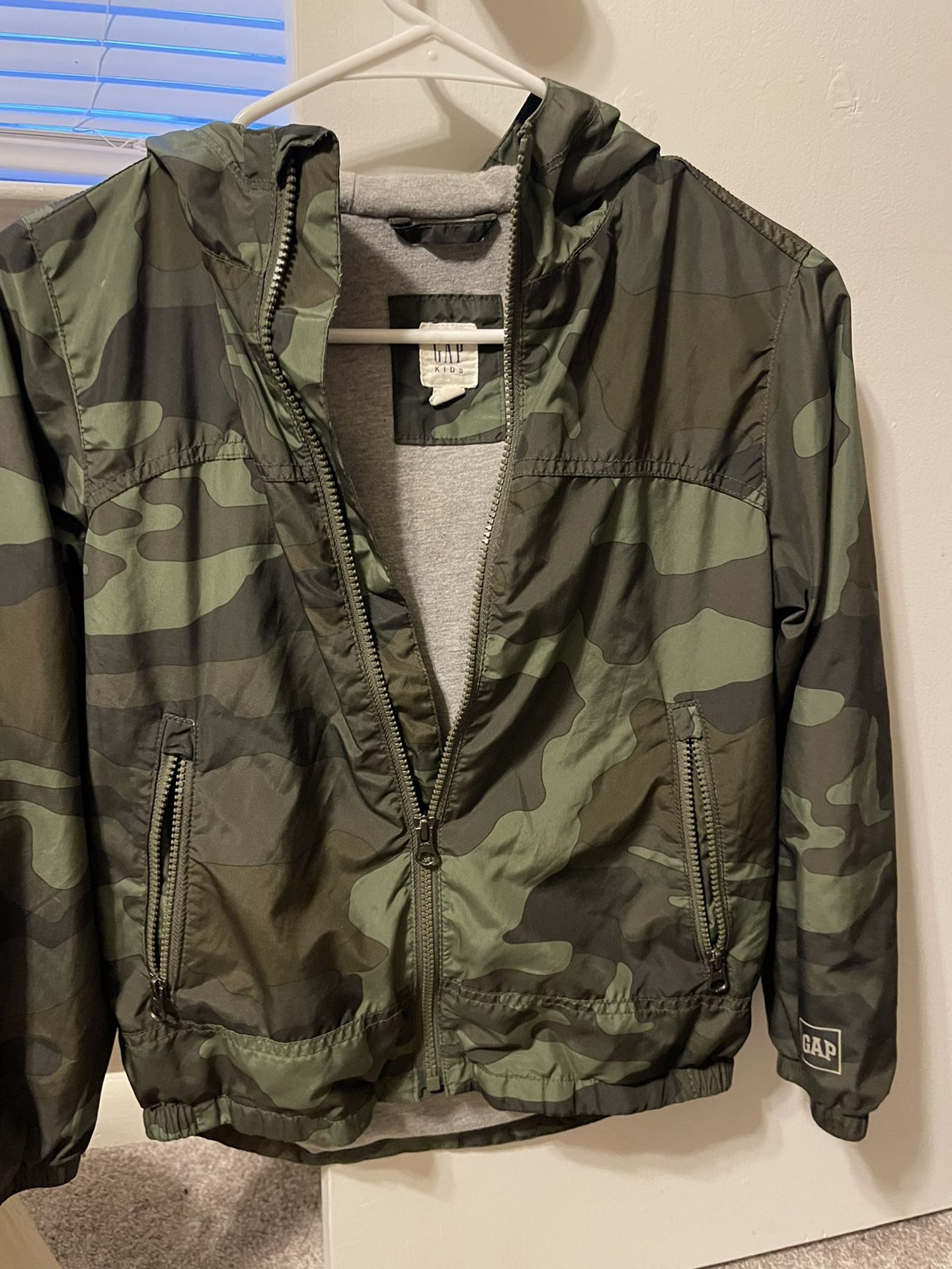 Size 7/8 Camo GAP Rain Jacket