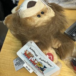 Applause Russ Animal Junction Lion plush named Noah NWT