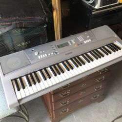 Yamaha Keyboard 