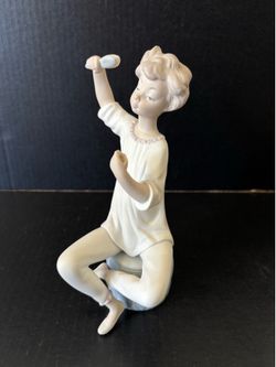 Vintage LLADRO Girl With Brush Missing Mirror