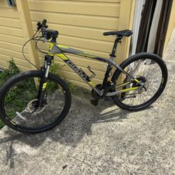 Giant Talon Mountain Bike 