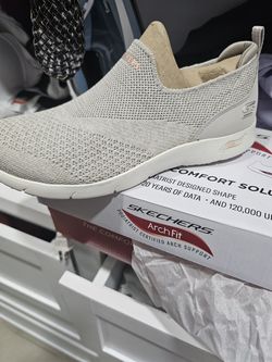 Skechers Arch Fit Slip