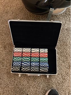 Poker chips set