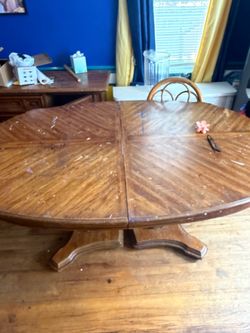 Dining room table
