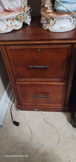 File cabinet perfect condituons