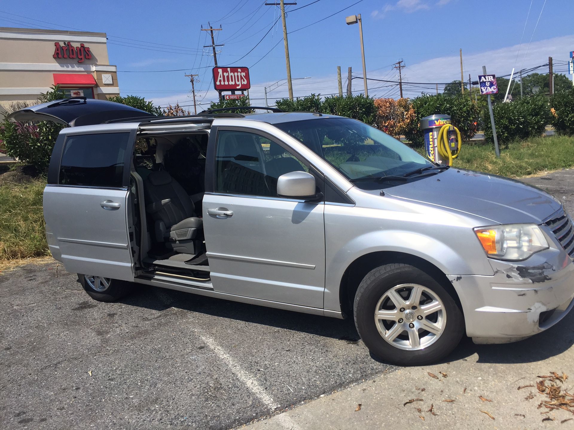 2008 Chrysler town and country