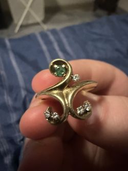 14 Karat Gold Ring With Diamonds And Emerald 