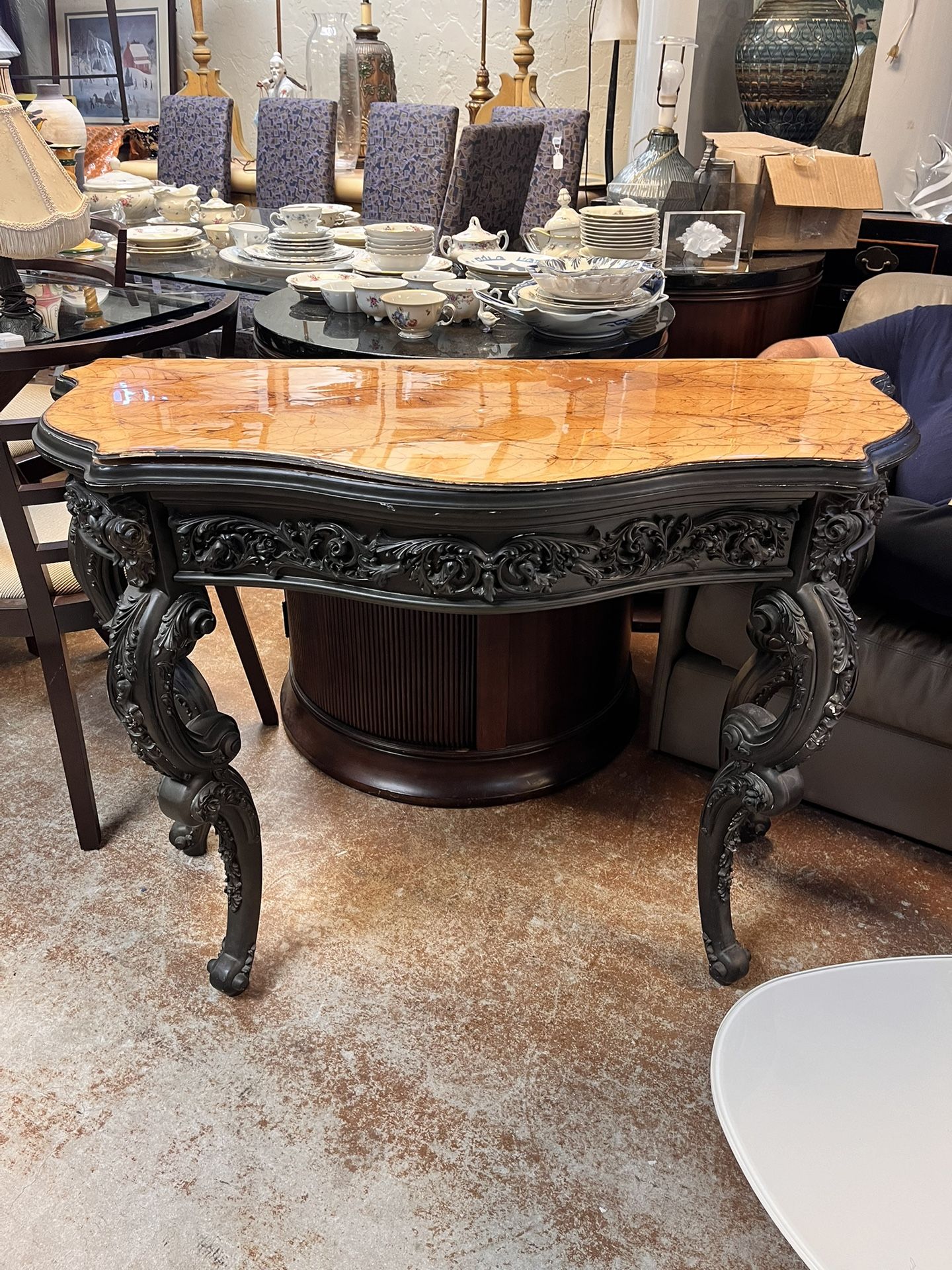 Tobacco Leaf Credenza for Sale in Pompano Beach, FL OfferUp